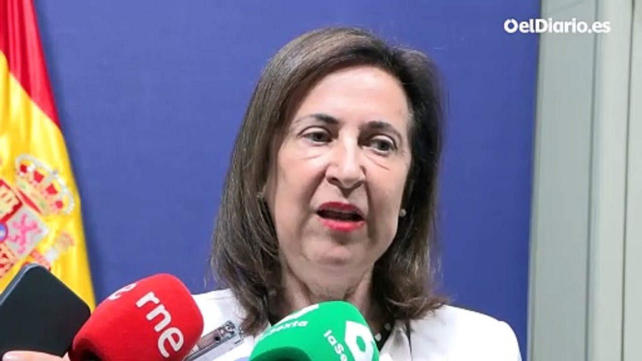 Robles exige al PP que rectifique y respete a las Fuerzas Armadas tras pedir su despliegue frente a los migrantes