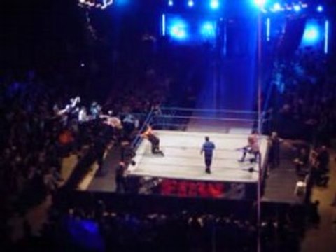 Mark Henry & Edge Vs Batista & The Undertaker main event 4