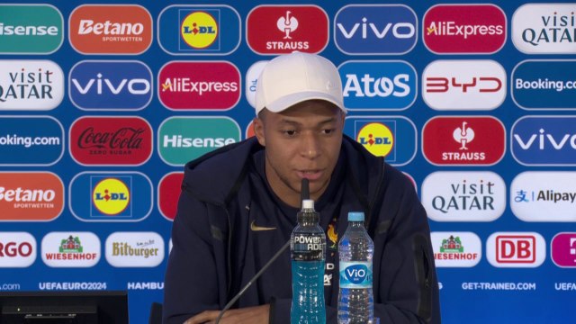 Kylian Mbappé: (Cristiano Ronaldo) est unique (...) Je ne vais pas (à Madrid) pour écrire la suite de l'histoire de Cristiano