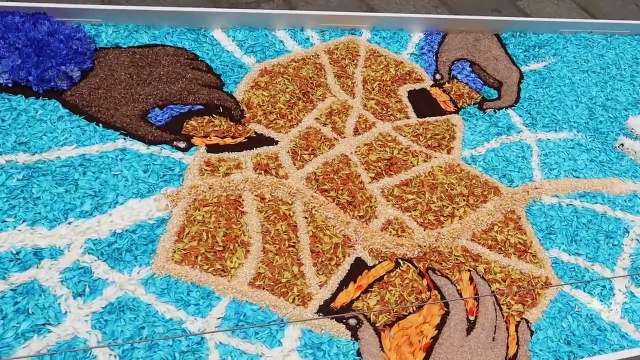 Milano, inaugurata Semina. L'infiorata di via della Spiga
