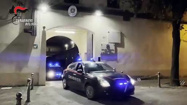 Bologna, smantellata una rete di spaccio di cocaina: il video dell'operazione dei carabinieri