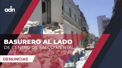 Basurero al lado de centro de Salud Mental