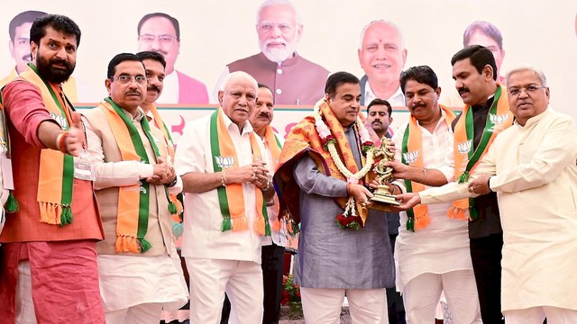 VIDEO प्रदेश कार्यकारिणी की विशेष बैठक के समापन समारोह में शामिल हुए नितिन गडकरी