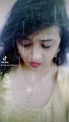 "Nostalgic Melody: Rajesh Khanna & Zeenat Aman's Pani Ke Is Raile Mein"