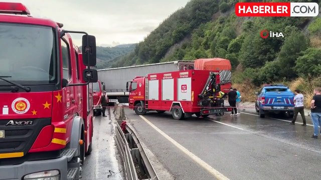 Sakarya'da zincirleme kaza: Ortalık savaş alanına döndü