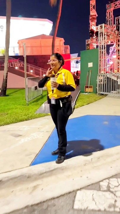 No me dejaron pasar a la alfombra roja.