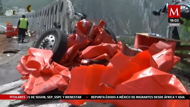 La caída de un tráiler desde un puente dejó a siete personas heridas en Nuevo León