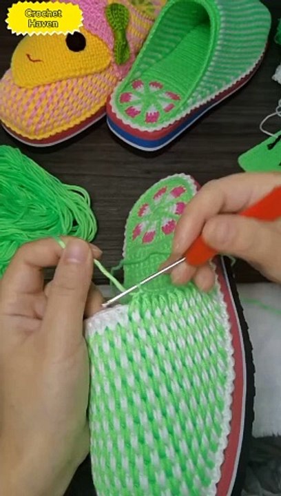 Shoes knitted with wool