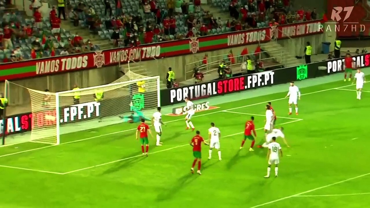 (17)Impossible Cristiano Ronaldo Moments That Surprised The World()