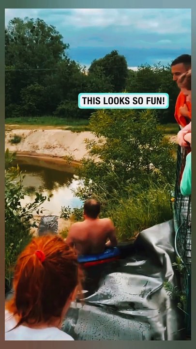 Enjoying||skating||funny