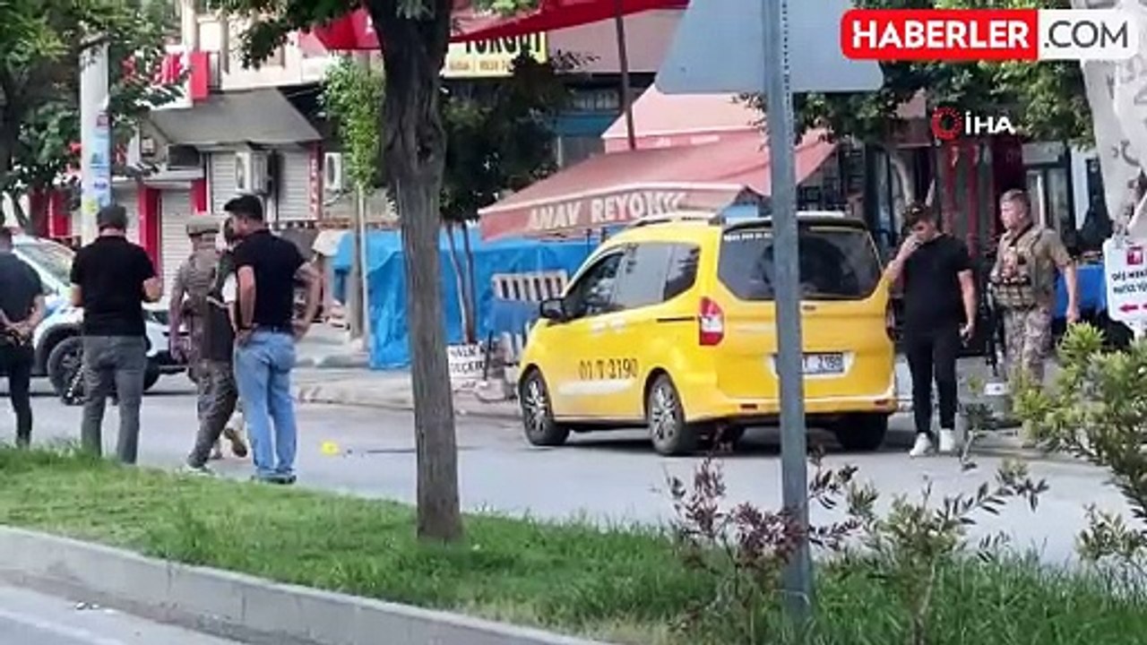 Mersin'de karakol önünde havaya ateş açan şahıs özel harekat polisi tarafından vuruldu