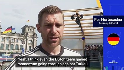 England beware of Dutch threat, warns Mertesacker