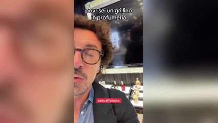 Toninelli e i profumi al duty free in aeroporto: «Non li rubo, sono un grillino mica Fassino!»