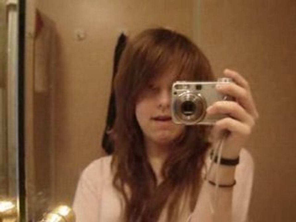 anna @ videoupdate
