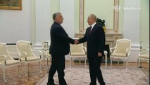 Putin recibe a Orbán como socio de Rusia y representante de la Unión Europea.