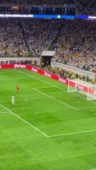 Lionel Messi MISSES the first penalty ❌