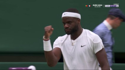 Tiafoe prend le premier set contre Alcaraz !.mp4