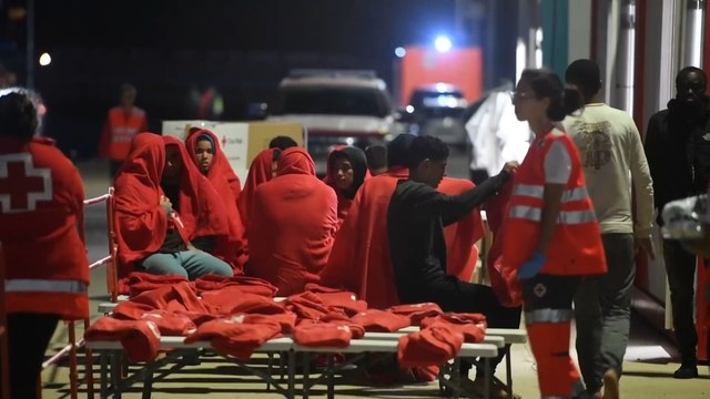 El aumento de un 96% de los cayucos a Canarias augura un verano político caliente