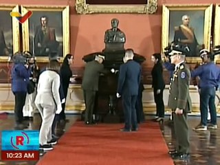 Autoridades realizaron la apertura del arca que contiene el Acta de Independencia