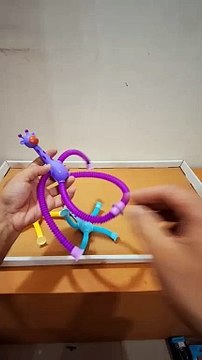 LED Telescopic Suction Cup Giraffe Toy, Pop Tubes Fidget Toys, Shape Changing Telescopic Sensory Tubes Fidget Tubes Sensory Toys Suction Toy, Funny Gift
