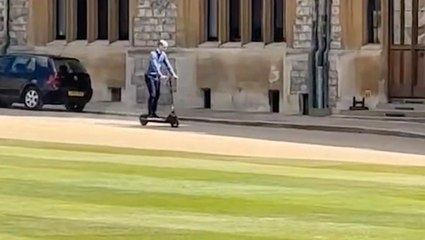 Prince William zooms into Windsor Castle on e-scooter