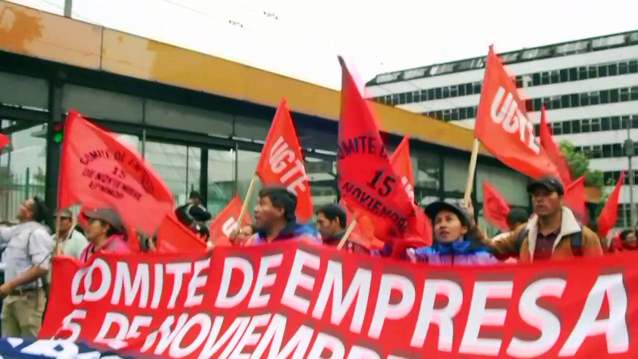 "Sube todo": Cientos protestan en Ecuador contr...