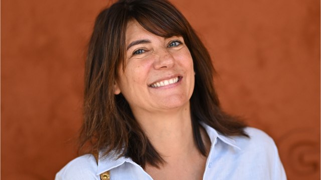 Voici - Ça devenait pesant : Estelle Denis révèle ce qu'elle n'a plus réussi à faire après la demande en mariage de Raymond Domenech