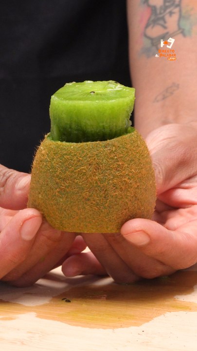 Así se pela un Kiwi