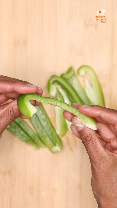 Así se corta un pimiento para aprovecharlo todo