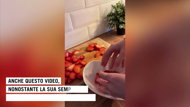 Cioccolato sulle fragole, lo strano caso del video che sta battendo tutti i record su TikTok