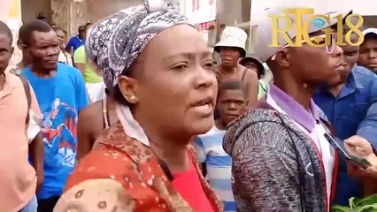 M anifeste moun nan vil Okay pou egzije arestasyon ex komisè gouvènman Okay la Me Ronald Richemond