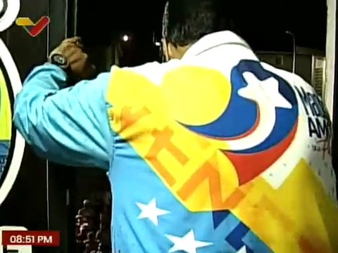 Pueblo del estado La Guaira demuestra su apoyo y amor al presidente Nicolás Maduro