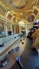 Holland prime minister lift the office