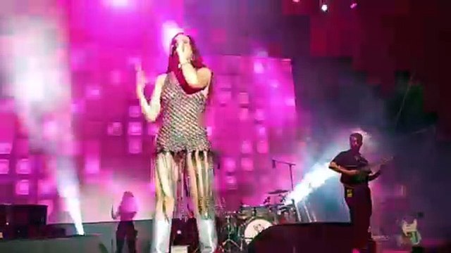 Rimini canta e balla con Gaia alla Notte Rosa: il video