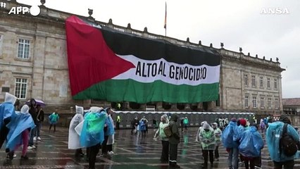 Colombia, gigantesca bandiera palestinese sulla facciata del palazzo del Congresso