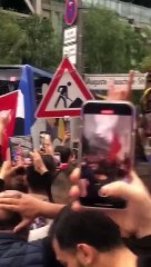 Bizim Çocuklar, 'Mehter Marşı' ve 'Bozkurt' işaretiyle karşılandı