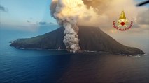 Stromboli, allerta rossa per l'eruzione del vulcano (06.07.24)