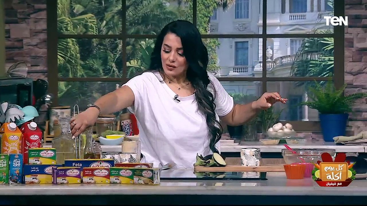 طريقة عمل باذنجان بخلطة المشاوي وسلطة الكوسة الكريسبي مع الشيف فيفيان | كل يوم أكلة
