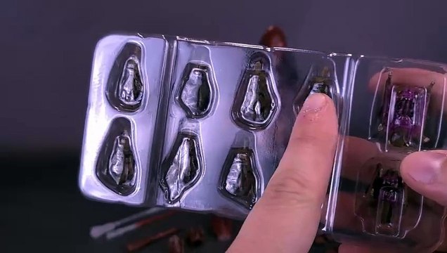 NECA Prey Bear Blood Ultimate Feral Predator Figure