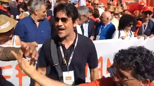 Caporalato, Conte alla manifestazione di Latina: «Estirpiamo questa piaga, nel nome di Satnam»
