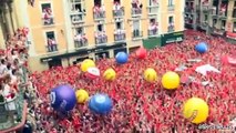 A Pamplona si rinnova la tradizione di San Fermino, al via la festa