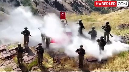 Tüm Türkiye tek yürek!  Mehmetçik'ten Bizim Çocuklar'a mesaj var