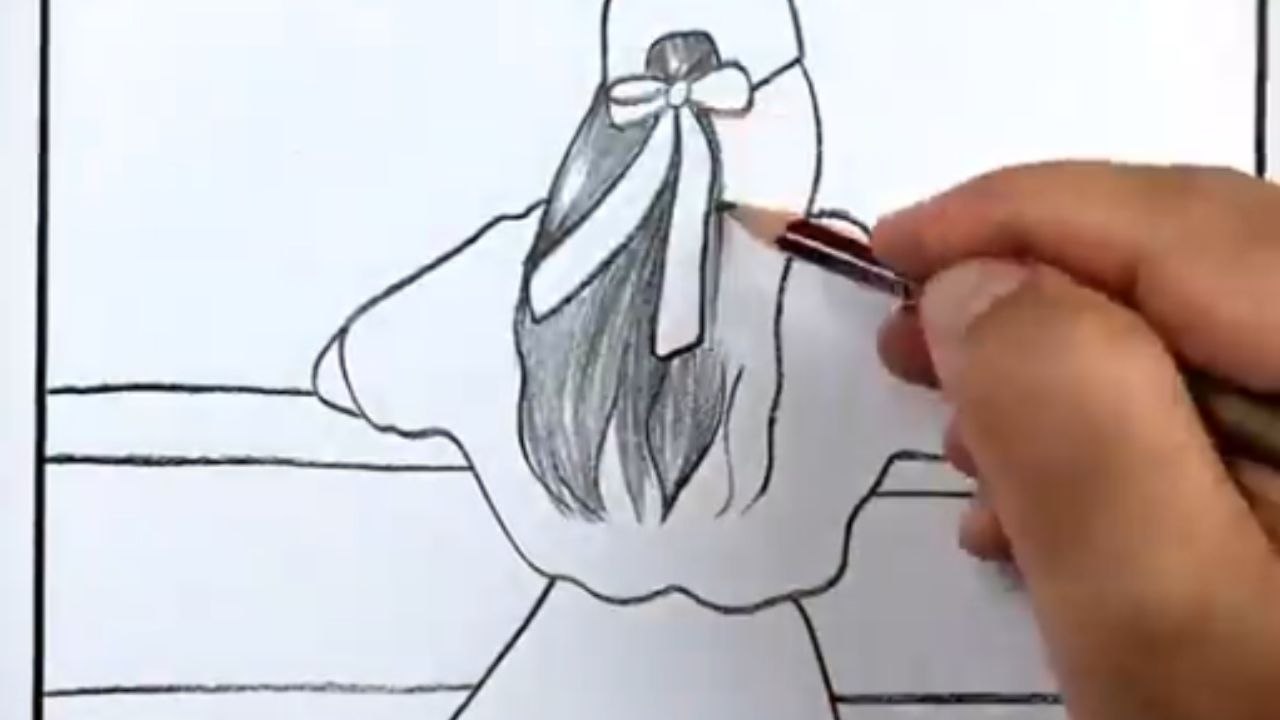 Artist's skill comes to life in intricate pencil drawings