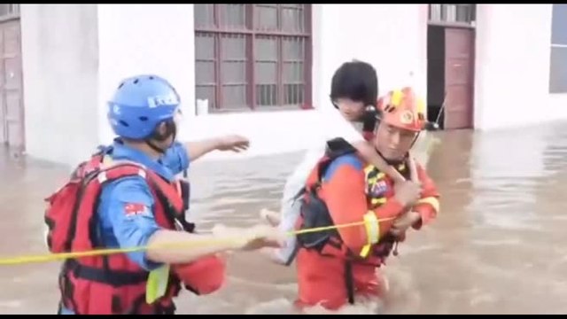 Si spezza una diga in Cina, inondazione nella provincia di Hunan