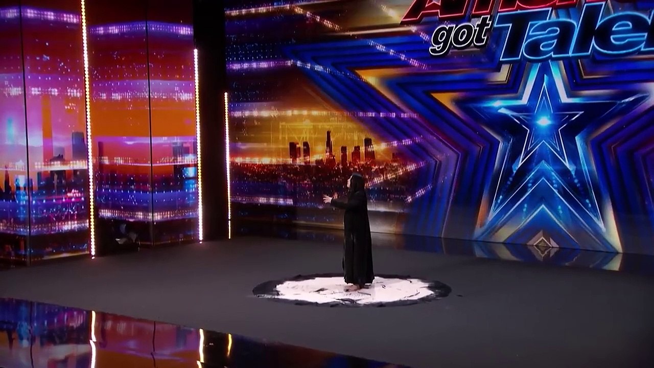 Young Min Performs MIND-BENDING Magic With Sand! - Auditions - AGT 2024