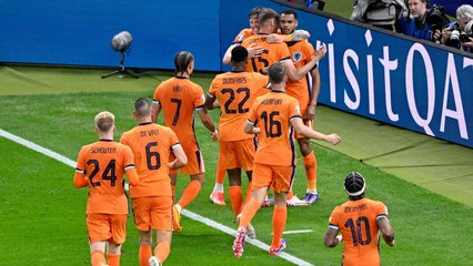 Dutch fans turn Berlin orange
