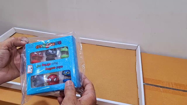 Unboxing and Review of 6Pcs Cute Avengers Mini Shaking Head Car Ornament Dolls Funny Smile Face Springs Dancing Toys