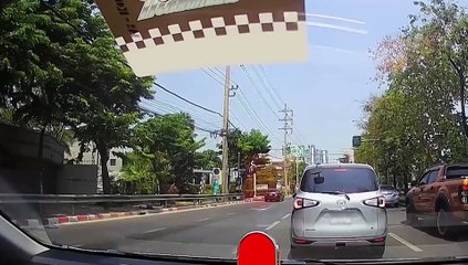 Motorway Hell on the Highway S02E02