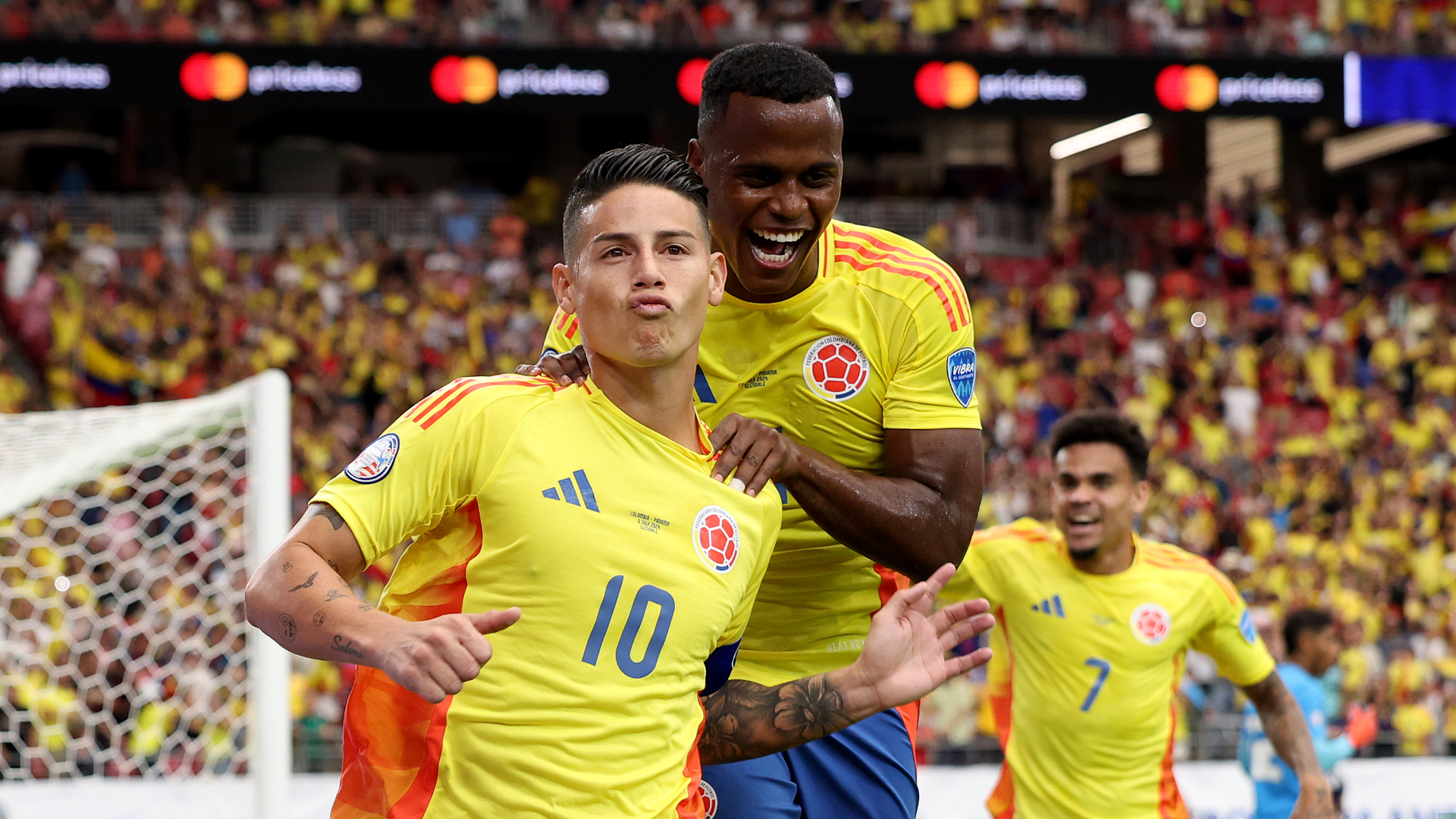 Colombia v Panama