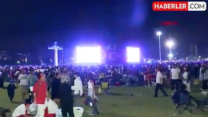 A Milli Futbol Takımı'nın Hollanda maçı dev ekranlarda yayınlandı